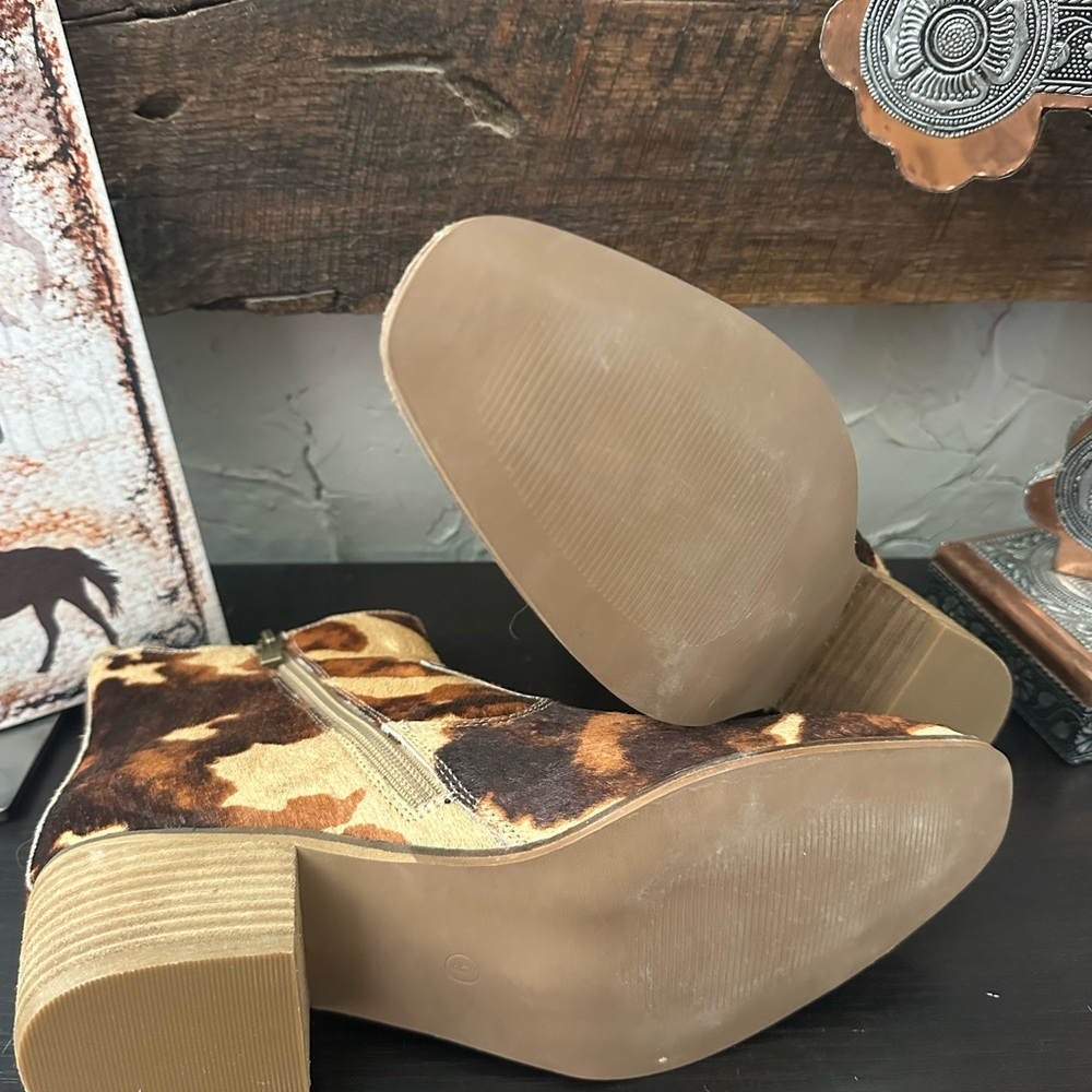 New Boutique Corky's Charming Cow Print Ankle Boots with Inside Zipper Closure - Picture 8 of 12